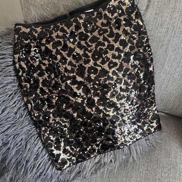 Cache Sequin Skirt and top- Animal Print - Picture 3 of 15